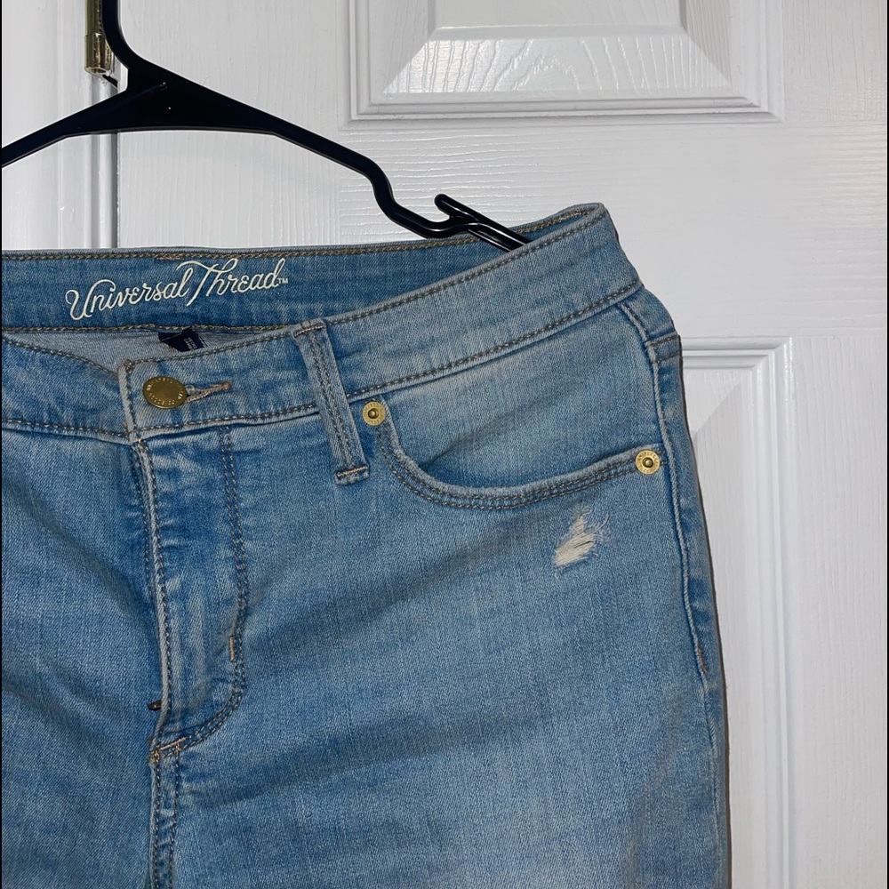 Universal Thread Ripped Light Wash Jeans